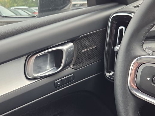 Volvo  XC40 2.0 B4 Plus Dark | Trekhaak | Camera | Pilot Assist | Harman/Kardon | Elekt. stoelen | Keyless ActivLease financial lease