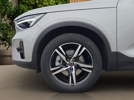 Volvo  XC40 2.0 B4 Plus Dark | Trekhaak | Camera | Pilot Assist | Harman/Kardon | Elekt. stoelen | Keyless ActivLease financial lease