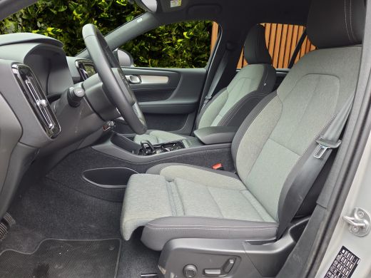 Volvo  XC40 2.0 B4 Plus Dark | Trekhaak | Camera | Pilot Assist | Harman/Kardon | Elekt. stoelen | Keyless ActivLease financial lease