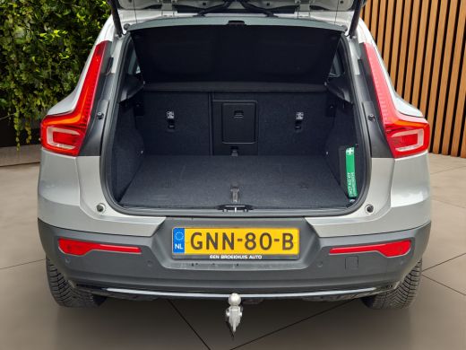 Volvo  XC40 2.0 B4 Plus Dark | Trekhaak | Camera | Pilot Assist | Harman/Kardon | Elekt. stoelen | Keyless ActivLease financial lease
