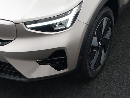 Volvo  XC40 Single Extended Range Plus 82 kWh | Voorstoelen verwarmd | Warmtepomp ActivLease financial lease