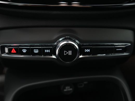 Volvo  XC40 Single Extended Range Plus 82 kWh | Voorstoelen verwarmd | Warmtepomp ActivLease financial lease