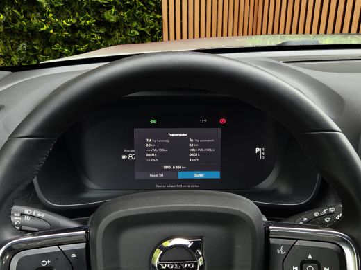 Volvo  XC40 Single Motor Extended Range Plus 82 kWh | Pilot Assist | Camera | Stuur/stoelverwarming | Keyless ActivLease financial lease