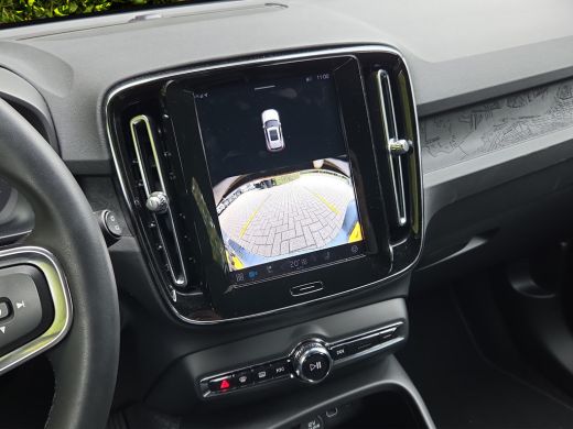 Volvo  XC40 Single Motor Extended Range Plus 82 kWh | Pilot Assist | Camera | Stuur/stoelverwarming | Keyless ActivLease financial lease