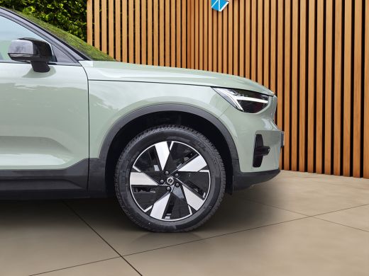 Volvo  XC40 Single Motor Extended Range Plus 82 kWh | Pilot Assist | Camera | Stuur/stoelverwarming | Keyless ActivLease financial lease