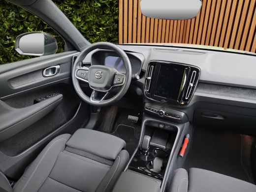 Volvo  XC40 Single Motor Extended Range Plus 82 kWh | Pilot Assist | Camera | Stuur/stoelverwarming | Keyless ActivLease financial lease