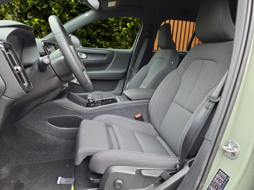 Volvo  XC40 Single Motor Extended Range Plus 82 kWh | Pilot Assist | Camera | Stuur/stoelverwarming | Keyless ActivLease financial lease