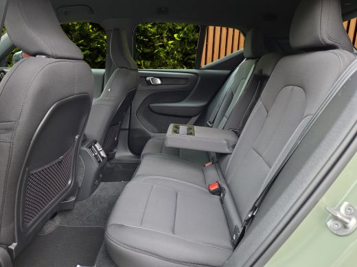 Volvo  XC40 Single Motor Extended Range Plus 82 kWh | Pilot Assist | Camera | Stuur/stoelverwarming | Keyless ActivLease financial lease