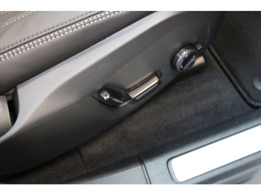 Volvo  XC60 T6 350PK Ultra Dark | Black Pack | 360° | Luchtvering | B&W Audio | Panoramadak | Getint Glas ActivLease financial lease