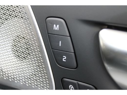 Volvo  XC60 T6 350PK Ultra Dark | Black Pack | 360° | Luchtvering | B&W Audio | Panoramadak | Getint Glas ActivLease financial lease