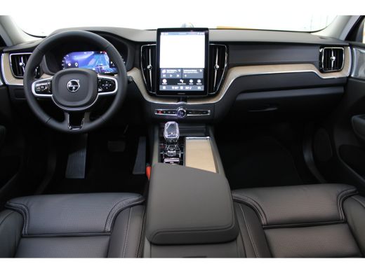 Volvo  XC60 T6 350PK Ultra Dark | Black Pack | 360° | Luchtvering | B&W Audio | Panoramadak | Getint Glas ActivLease financial lease