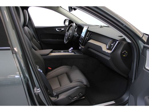 Volvo  XC60 T6 350PK Ultra Dark | Black Pack | 360° | Luchtvering | B&W Audio | Panoramadak | Getint Glas ActivLease financial lease