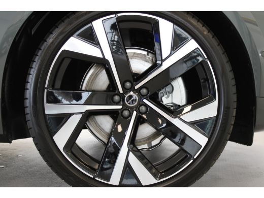 Volvo  XC60 T6 350PK Ultra Dark | Black Pack | 360° | Luchtvering | B&W Audio | Panoramadak | Getint Glas ActivLease financial lease