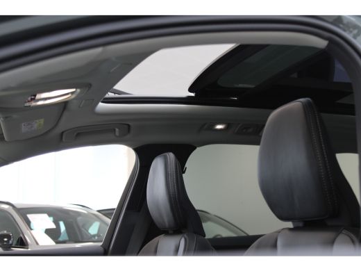 Volvo  XC60 T6 350PK Ultra Dark | Black Pack | 360° | Luchtvering | B&W Audio | Panoramadak | Getint Glas ActivLease financial lease