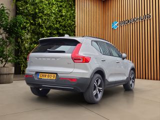 Volvo  XC40 2.0 B4 Plus Dark | Trekhaak | Camera | Pilot Assist | Harman/Kardon | Elekt. stoelen | Keyless