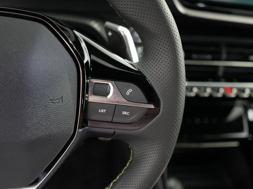 Peugeot 208 GT | Adaptieve cruise control met Stop&Go functie | Armsteunen op de voorportieren bekleed met ku... ActivLease financial lease