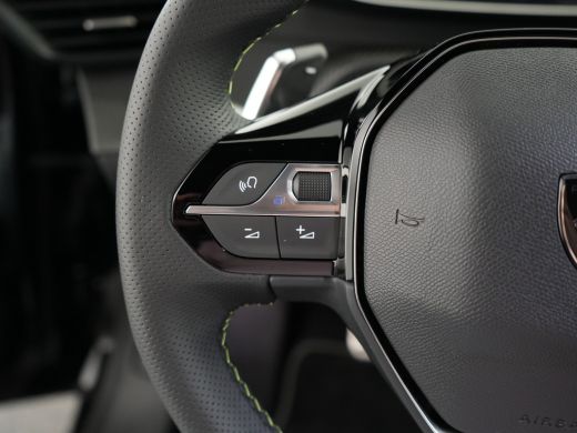 Peugeot 208 GT | Adaptieve cruise control met Stop&Go functie | Armsteunen op de voorportieren bekleed met ku... ActivLease financial lease