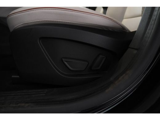 Renault Captur 1.3 TCe 155 Initiale Paris Automaat, Panorama, Volleder ActivLease financial lease