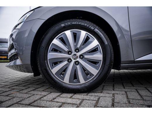 Skoda Superb Combi 1.4 TSI iV Business Edition | Achteruitrijcamera | Elektrisch verstelb. bestuurdersstoel me... ActivLease financial lease
