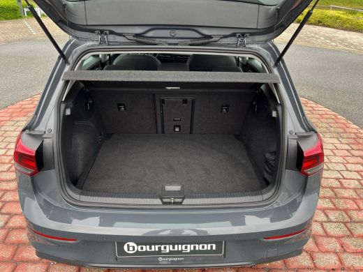 Volkswagen Golf 1.5 TSI 96kW Life | 130Pk ACC | 17 Inch. Venture | DAB | App Connect | ActivLease financial lease