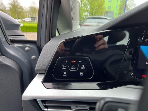 Volkswagen Golf 1.5 TSI 96kW Life | 130Pk ACC | 17 Inch. Venture | DAB | App Connect | ActivLease financial lease