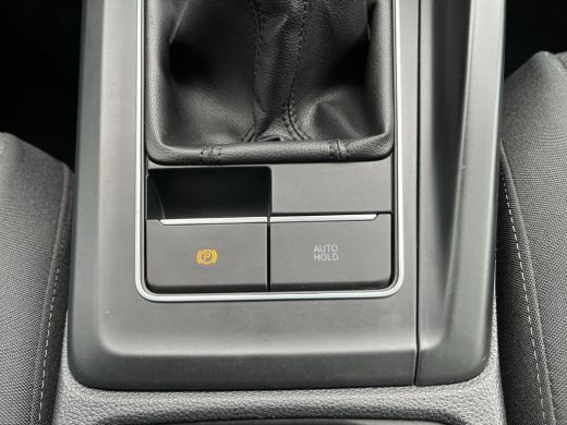 Volkswagen Golf 1.5 TSI 96kW Life | 130Pk ACC | 17 Inch. Venture | DAB | App Connect | ActivLease financial lease