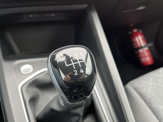 Volkswagen Golf 1.5 TSI 96kW Life | 130Pk ACC | 17 Inch. Venture | DAB | App Connect | ActivLease financial lease