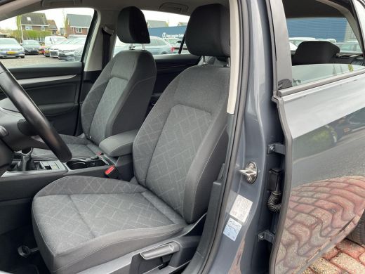 Volkswagen Golf 1.5 TSI 96kW Life | 130Pk ACC | 17 Inch. Venture | DAB | App Connect | ActivLease financial lease