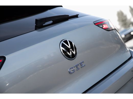 Volkswagen Golf GTE 1.5 eHybrid 200 kW / 272 PK | Panorama Dak ActivLease financial lease
