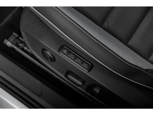 Volkswagen Golf GTE 1.5 eHybrid 200 kW / 272 PK | Panorama Dak ActivLease financial lease