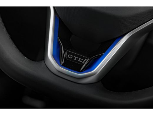 Volkswagen Golf GTE 1.5 eHybrid 200 kW / 272 PK | Panorama Dak ActivLease financial lease
