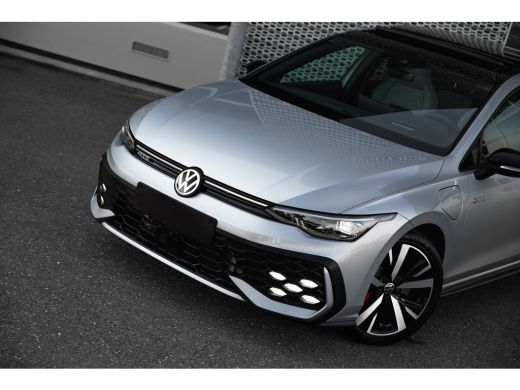 Volkswagen Golf GTE 1.5 eHybrid 200 kW / 272 PK | Panorama Dak ActivLease financial lease