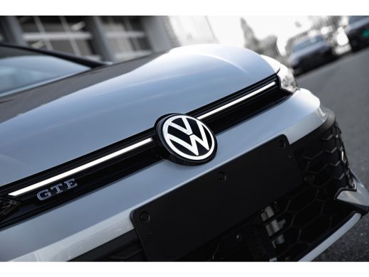 Volkswagen Golf GTE 1.5 eHybrid 200 kW / 272 PK | Panorama Dak ActivLease financial lease