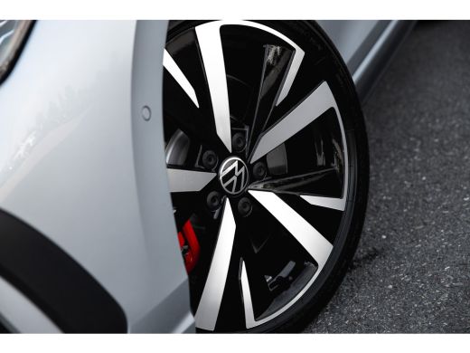 Volkswagen Golf GTE 1.5 eHybrid 200 kW / 272 PK | Panorama Dak ActivLease financial lease