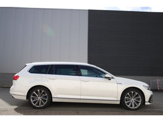 Volkswagen Passat Variant 1.4 TSI PHEV GTE Leder/Pano/Trekhaak/Virtual/Matrix-led/360cam ActivLease financial lease