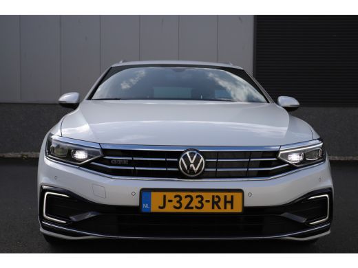 Volkswagen Passat Variant 1.4 TSI PHEV GTE Leder/Pano/Trekhaak/Virtual/Matrix-led/360cam ActivLease financial lease