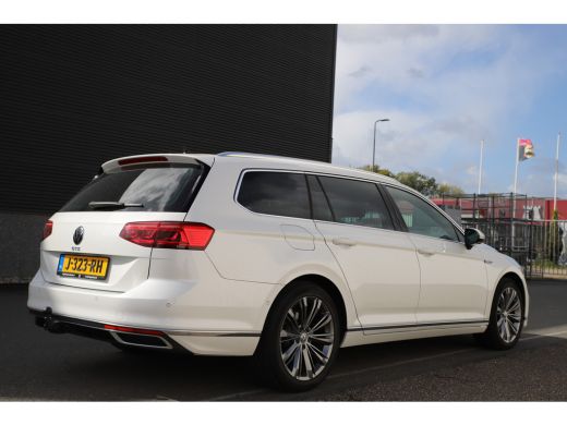 Volkswagen Passat Variant 1.4 TSI PHEV GTE Leder/Pano/Trekhaak/Virtual/Matrix-led/360cam ActivLease financial lease