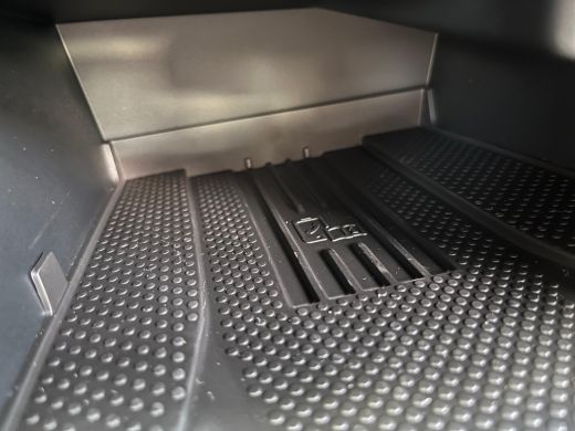 Volkswagen T-Roc 1.5 TSI R-Line Edition | Trekhaak | Top-Sportstoelen | Panoramadak | Camera achter | Discover Pro... ActivLease financial lease