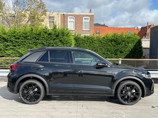 Volkswagen T-Roc 1.5 TSI R-Line Edition | Trekhaak | Top-Sportstoelen | Panoramadak | Camera achter | Discover Pro... ActivLease financial lease