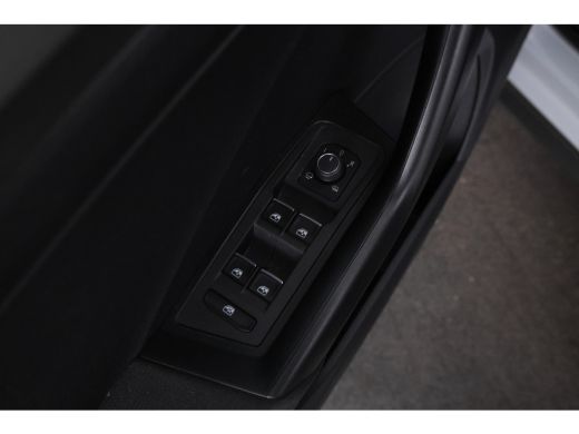 Volkswagen T-Roc 1.6 TDI Style Business Elektrische achterklep, apple carplay, climate, ActivLease financial lease