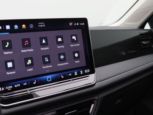 Volkswagen Tiguan 1.5 eHybrid Life Edition 204PK DSG Panoramadak, Achteruitrijcamera, Stoel-Stuurverwarming, Keyles... ActivLease financial lease