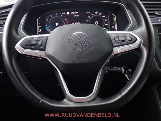 Volkswagen Tiguan 1.5TSI Elegance ACC/VIRTUAL/TREKHAAK/CAMERA/CARPLAY ActivLease financial lease