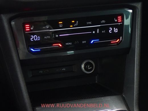 Volkswagen Tiguan 1.5TSI Elegance ACC/VIRTUAL/TREKHAAK/CAMERA/CARPLAY ActivLease financial lease