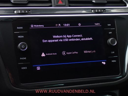 Volkswagen Tiguan 1.5TSI Elegance ACC/VIRTUAL/TREKHAAK/CAMERA/CARPLAY ActivLease financial lease