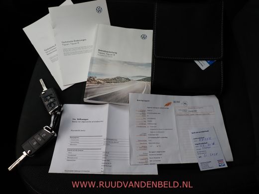 Volkswagen Tiguan 1.5TSI Elegance ACC/VIRTUAL/TREKHAAK/CAMERA/CARPLAY ActivLease financial lease