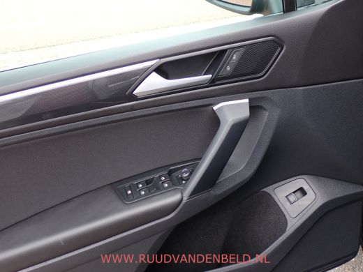 Volkswagen Tiguan 1.5TSI Elegance ACC/VIRTUAL/TREKHAAK/CAMERA/CARPLAY ActivLease financial lease