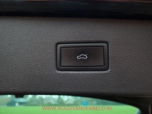 Volkswagen Tiguan 1.5TSI Elegance ACC/VIRTUAL/TREKHAAK/CAMERA/CARPLAY ActivLease financial lease