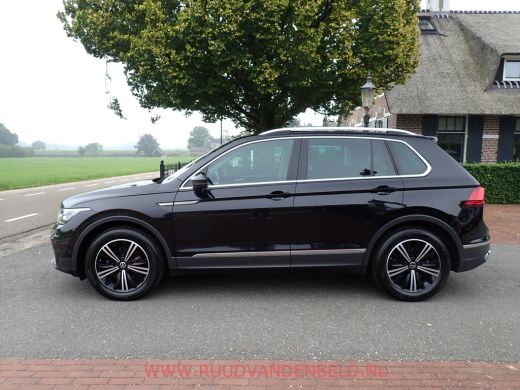 Volkswagen Tiguan 1.5TSI Elegance ACC/VIRTUAL/TREKHAAK/CAMERA/CARPLAY ActivLease financial lease