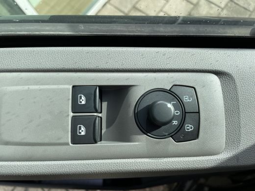 Volkswagen Transporter 2.0 TDI L1H1 28 Life 150PK handgeschakeld ActivLease financial lease