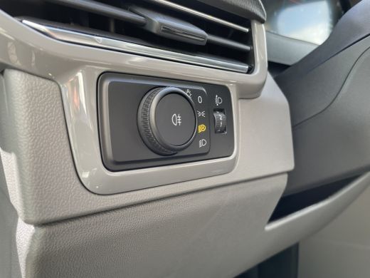 Volkswagen Transporter 2.0 TDI L1H1 28 Life 150PK handgeschakeld ActivLease financial lease